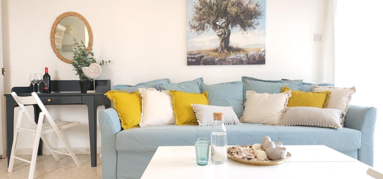 Capri Sea View One Bedroom Larnaca Ngoại thất bức ảnh