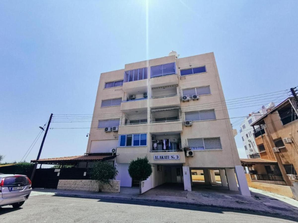 Capri Sea View One Bedroom Larnaca Ngoại thất bức ảnh
