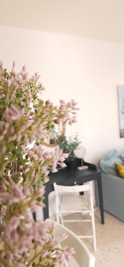 Capri Sea View One Bedroom Larnaca Ngoại thất bức ảnh