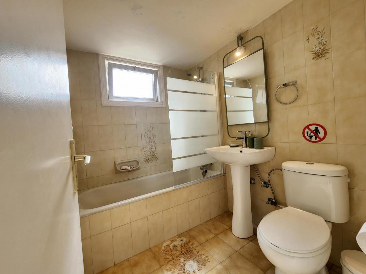 Capri Sea View One Bedroom Larnaca Ngoại thất bức ảnh