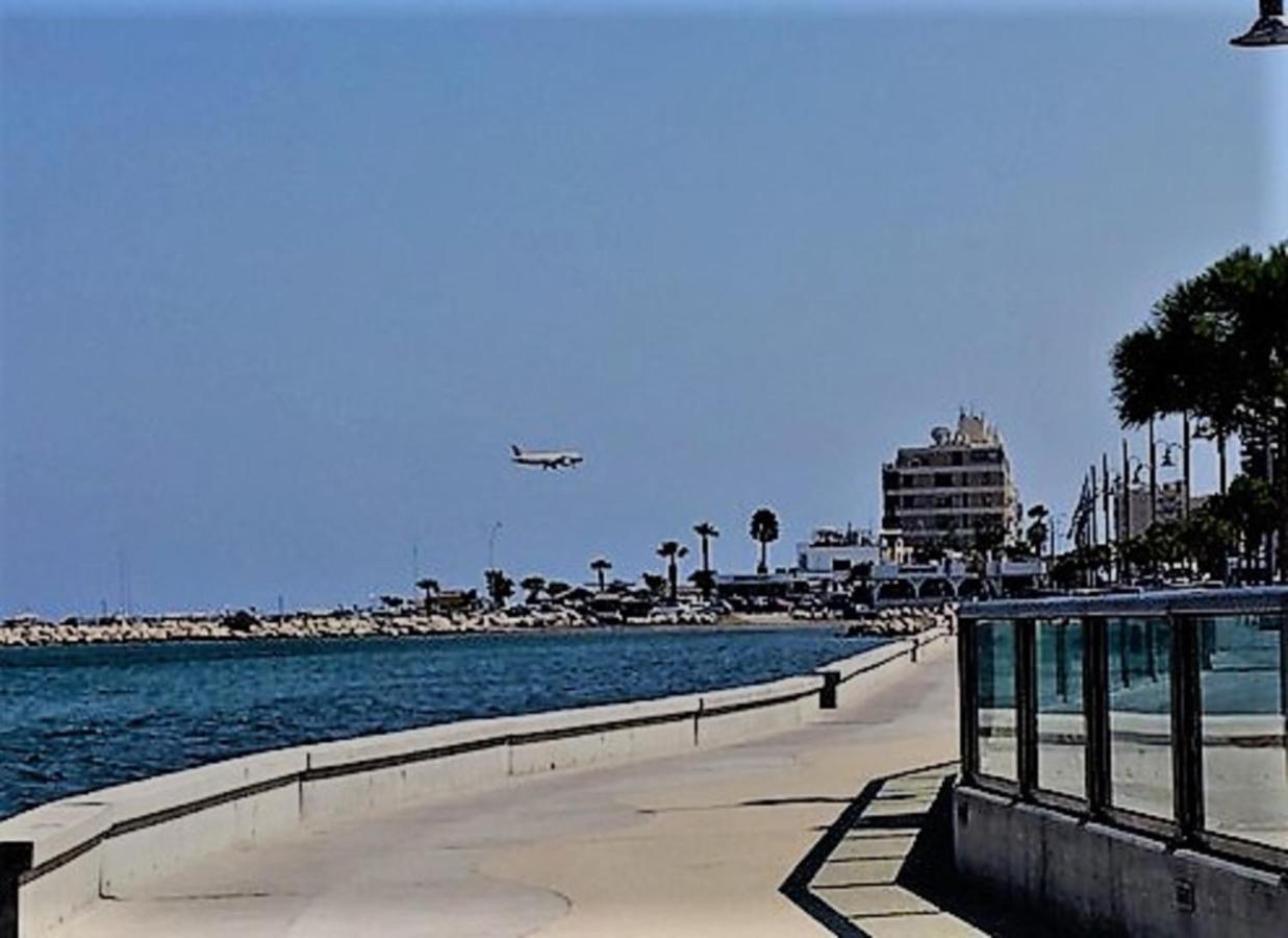 Capri Sea View One Bedroom Larnaca Ngoại thất bức ảnh